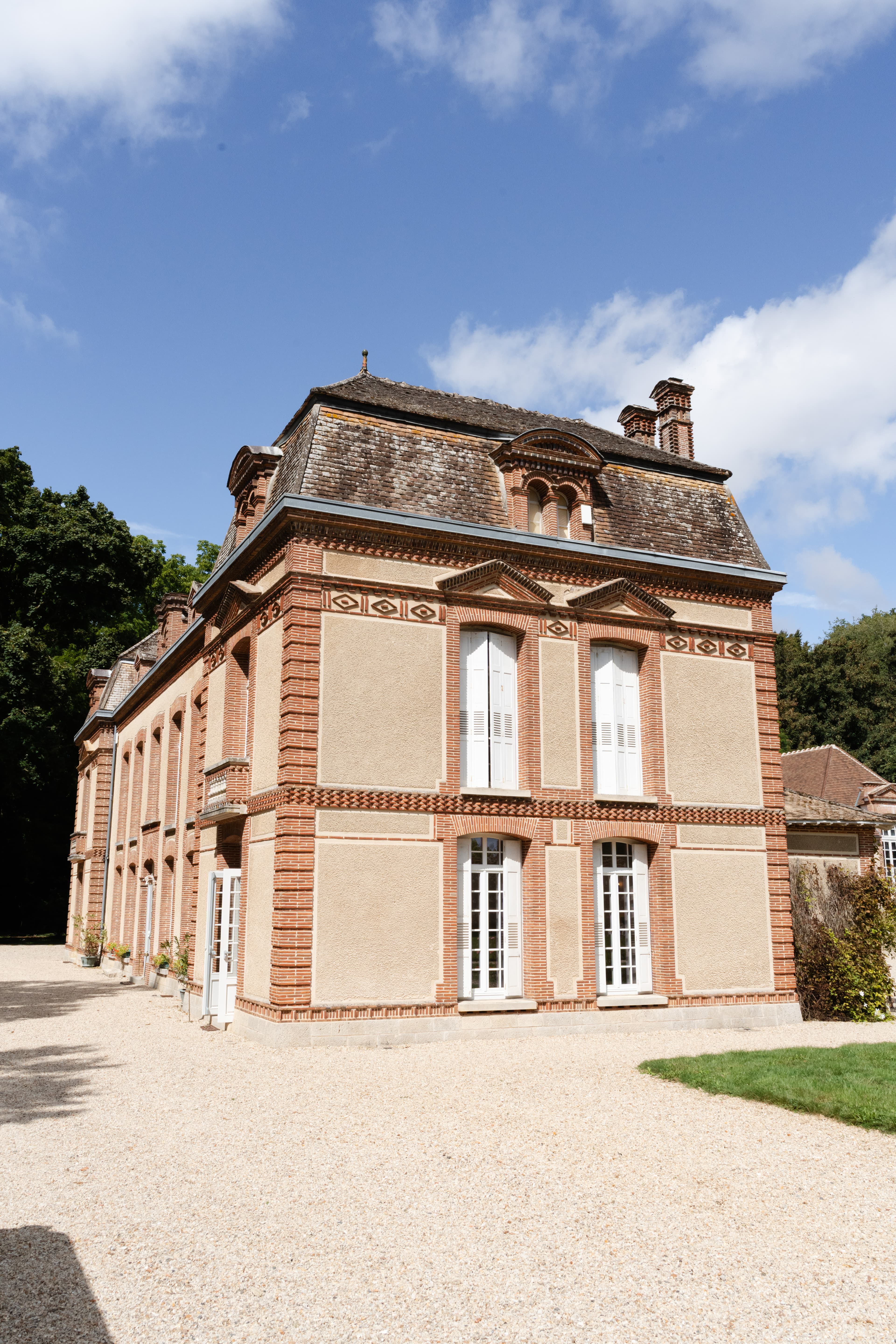 mariés alexine et ismael vue du domaine du petit varennes