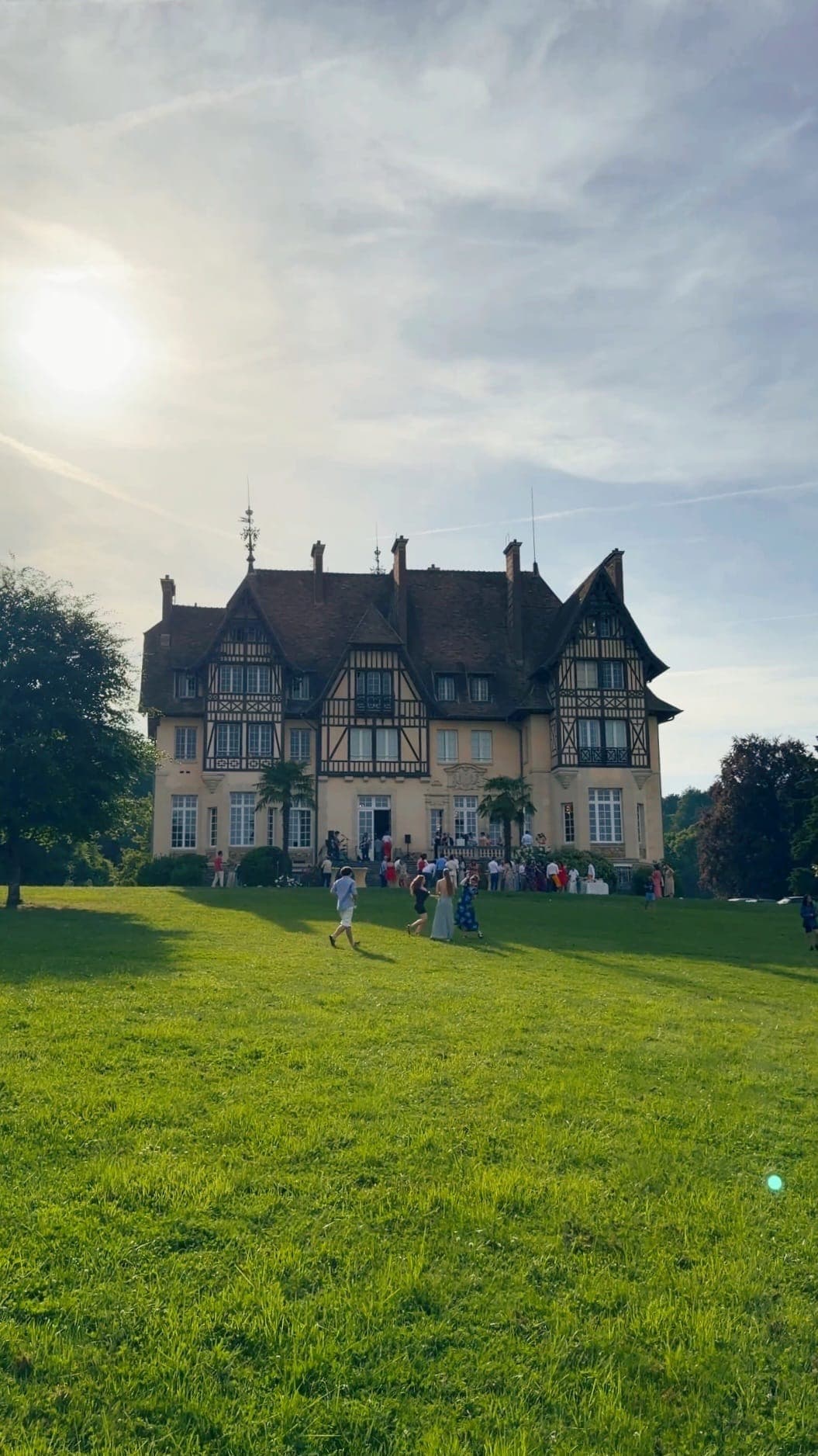 mariés anaïs et jules vue du château de chambly