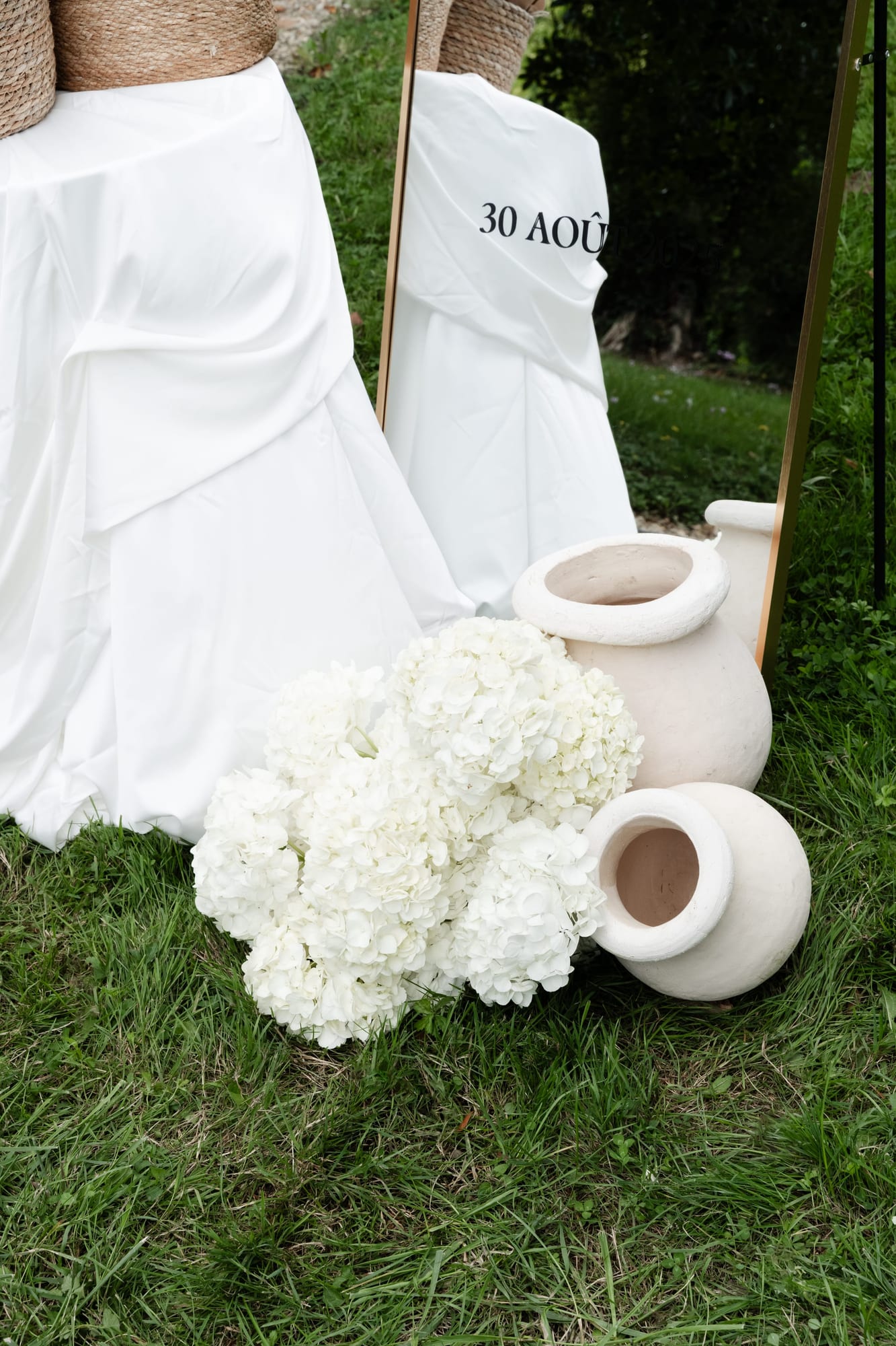 mariés alexine et ismael détail de la décoration de la cérémonie laïque au domaine du petit varennes