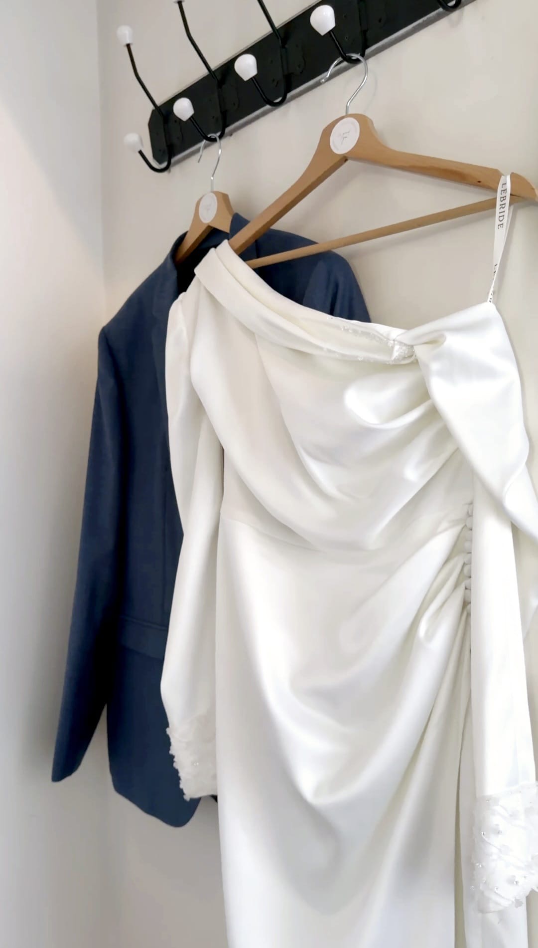 mariée anaïs dans sa robe de mariée au château de chambly