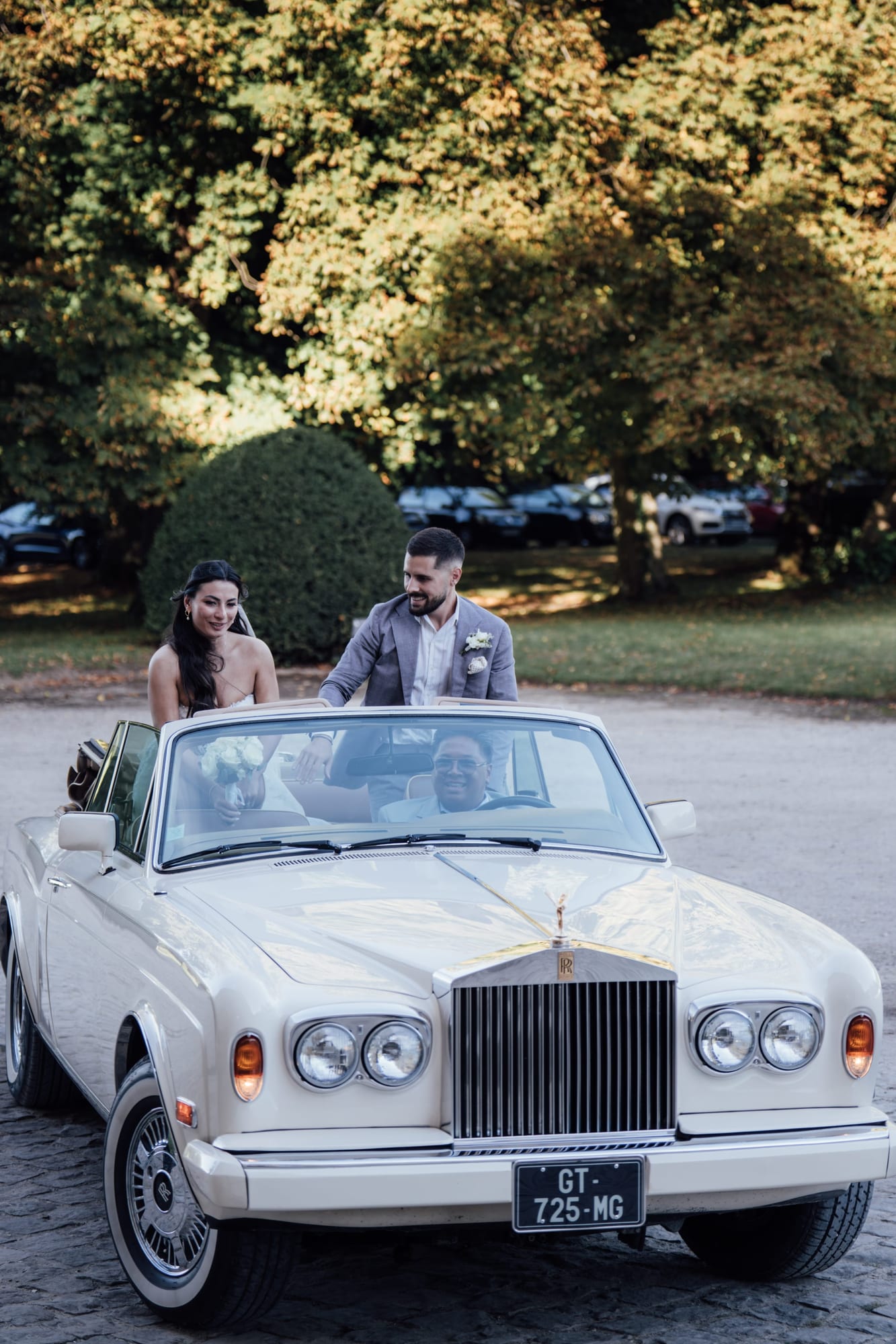 Why choose a wedding car?