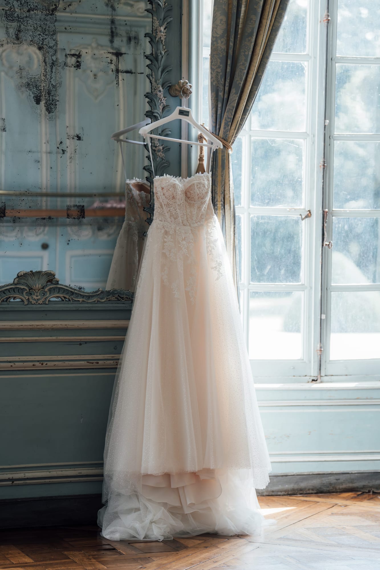 The bold slit gown